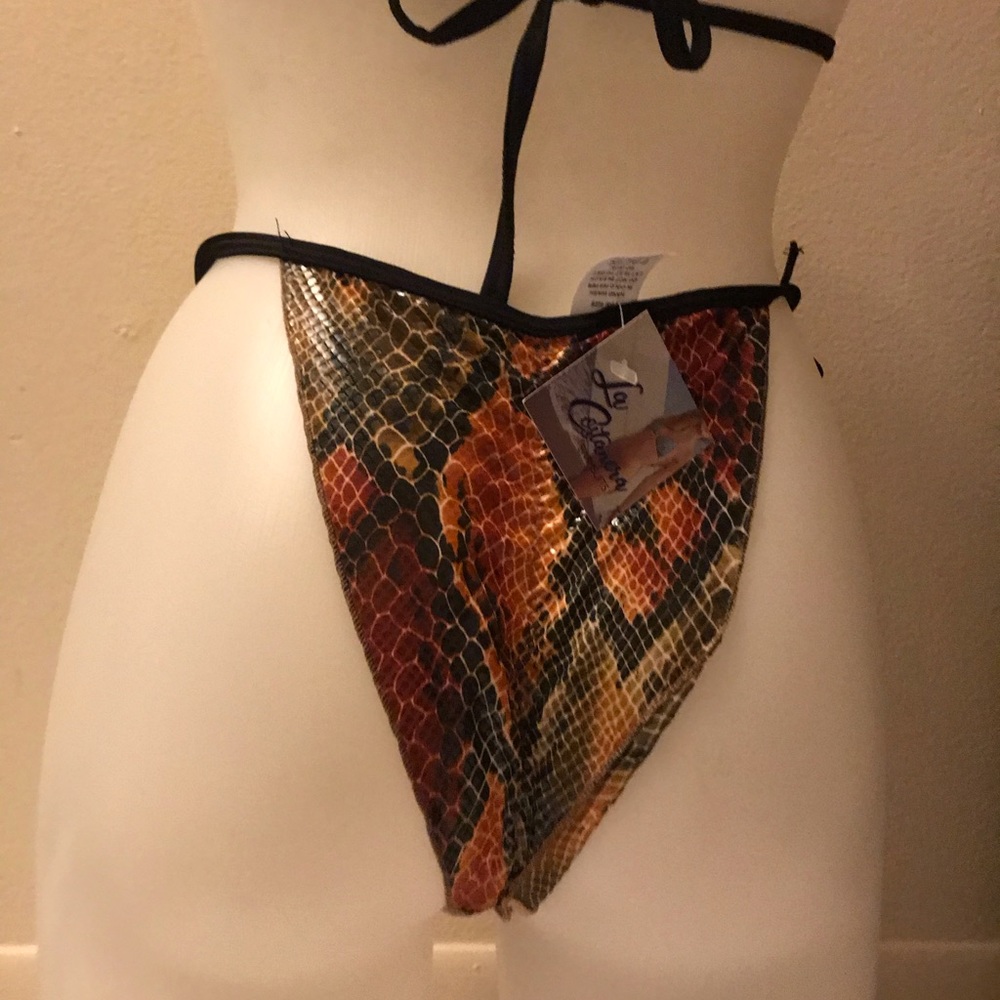 Bikini - Picture 6 of 7